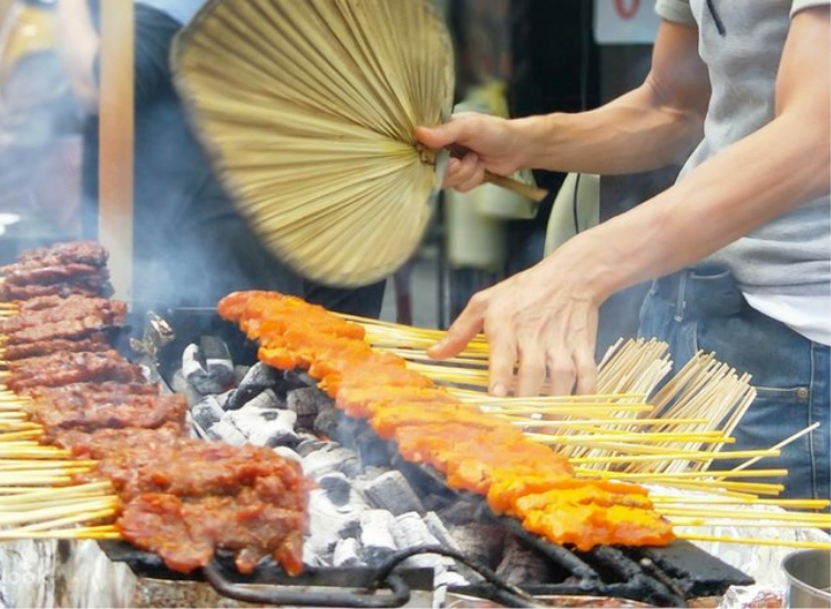 Satay Singapore Xiên satay nướng thơm lừng tại khu ẩm thực Lau Pa Sat Singapore
